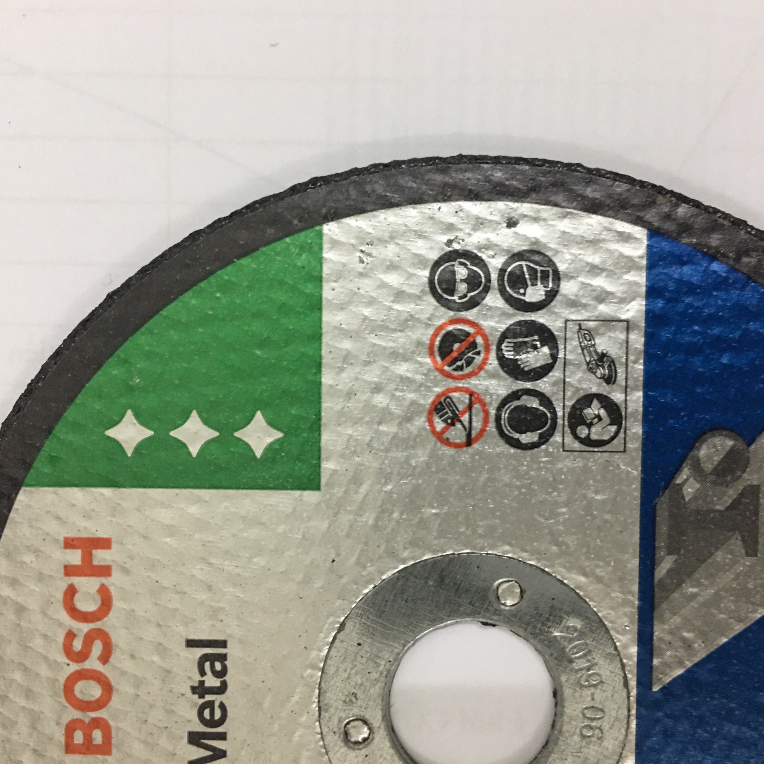 Đá cắt 105 x 1.2 x 16mm (sắt) Bosch 2608619343