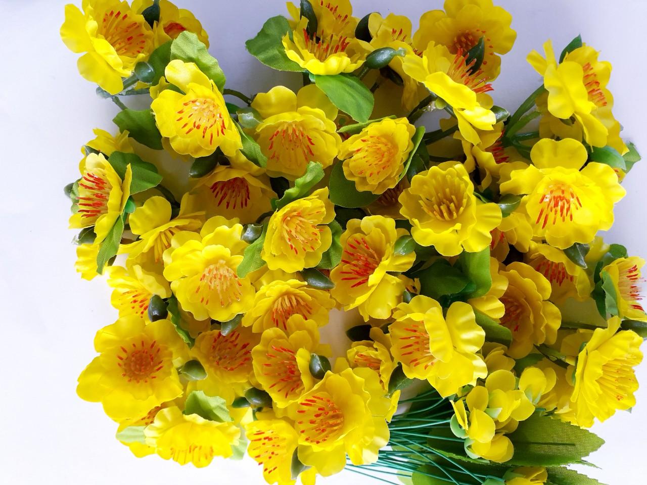 Hoa mai vải trang trí  TẾT (0,5KG)