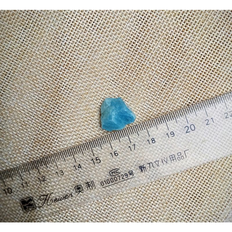 Viên đá xanh thanh tẩy Aquamarine