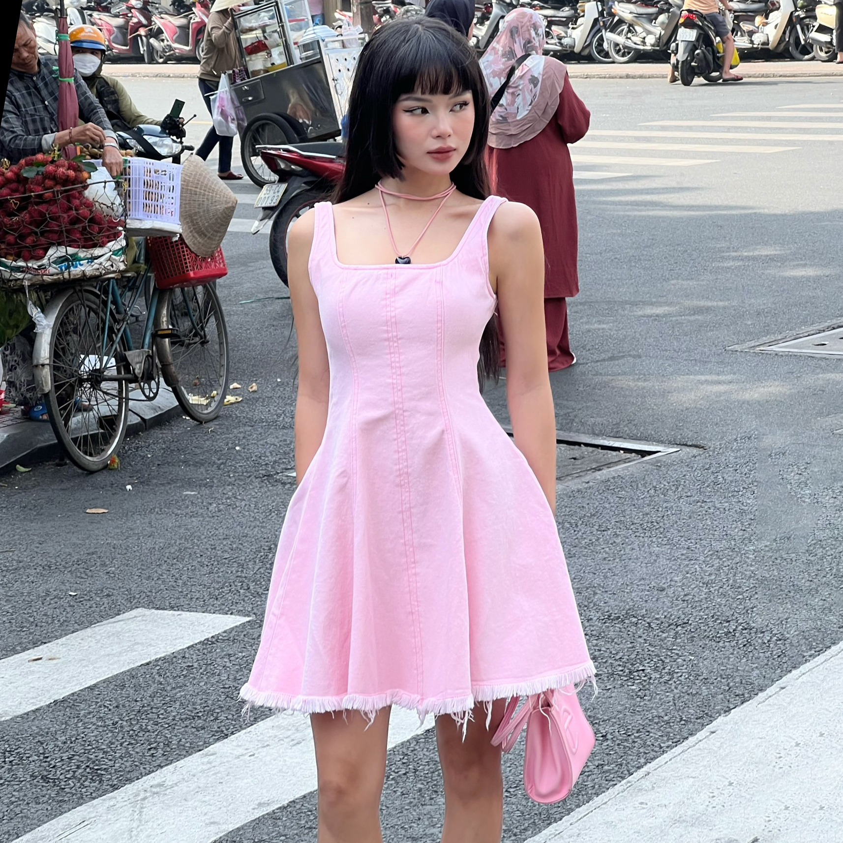 CARA Đầm jean ngắn hai dây bản to Tenny dáng xòe cổ vuông trendy