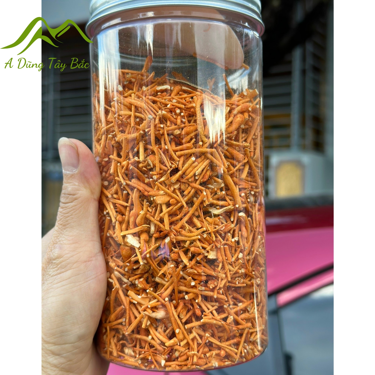 Đông trùng hạ thảo sấy khô thăng hoa lọ 50g Huy Cương. Trà đông trùng hạ thảo ngâm rượu, ngâm mật ong, pha trà