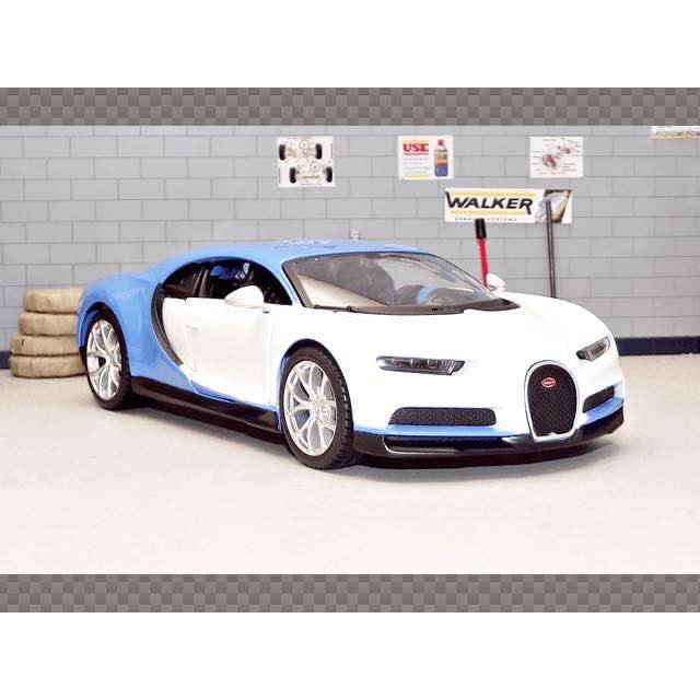 mô hình xe kim loại Bugatti Chiron 1: 24