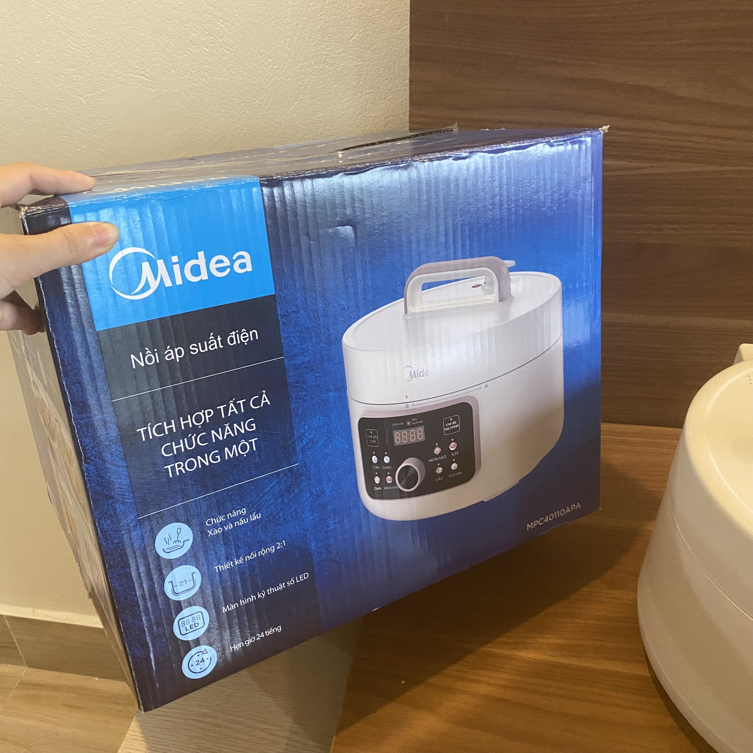 Nồi Áp Suất Điện Đa Chức Năng Midea MPC40110APA (Dung tích 4L, Công suất 1000W)