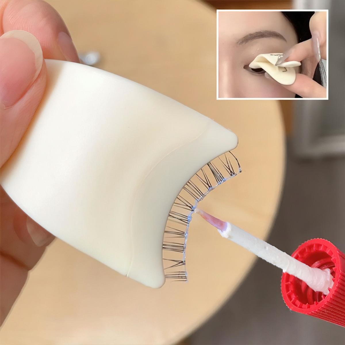 Convenient Tweezers for Applying False Eyelashes