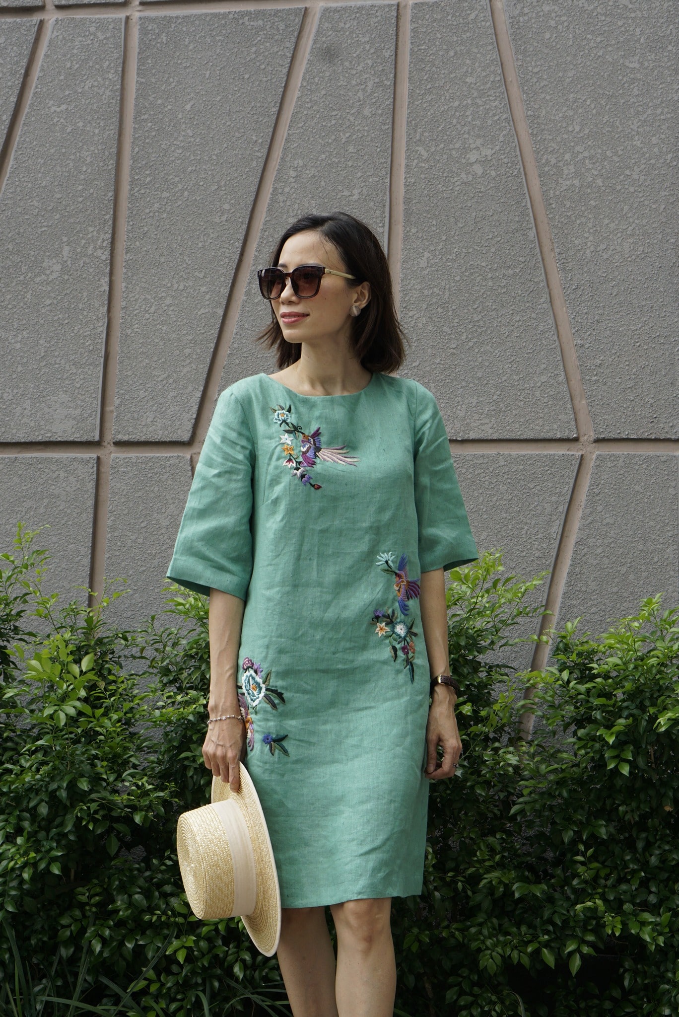 Đầm Linen PHOENIX tay lửng thêu tay chim phụng - MaxMessi