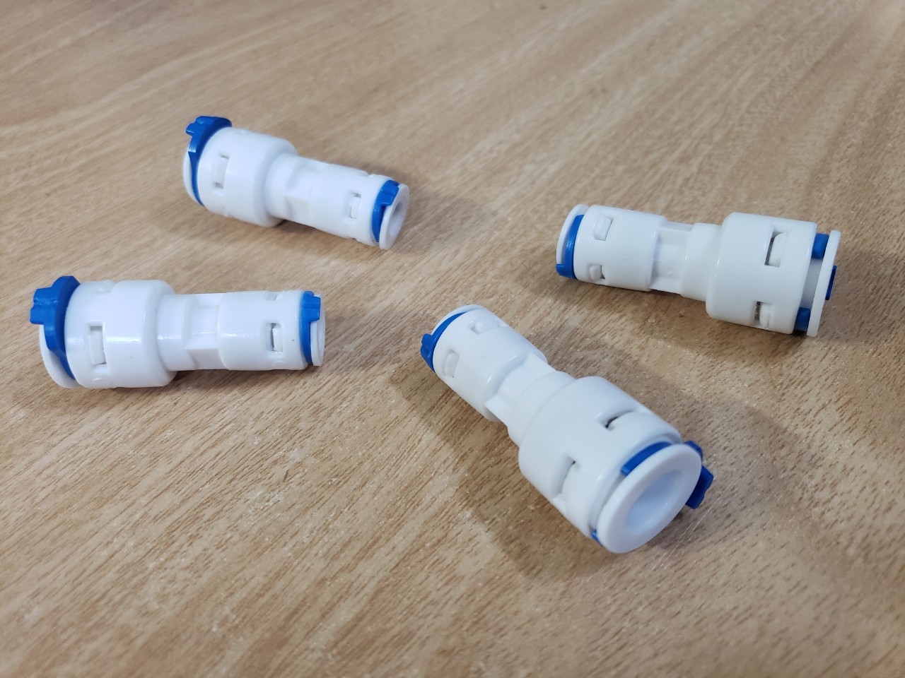 Cút Nối Giảm 10-6 -(Cút Chuyển Đổi Từ Dây 10mm Xuống Dây 6mm)
