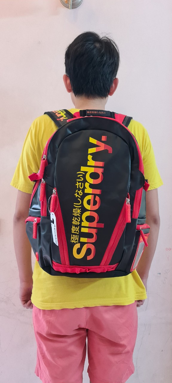 Balo Superdry tiện ích chống nước
