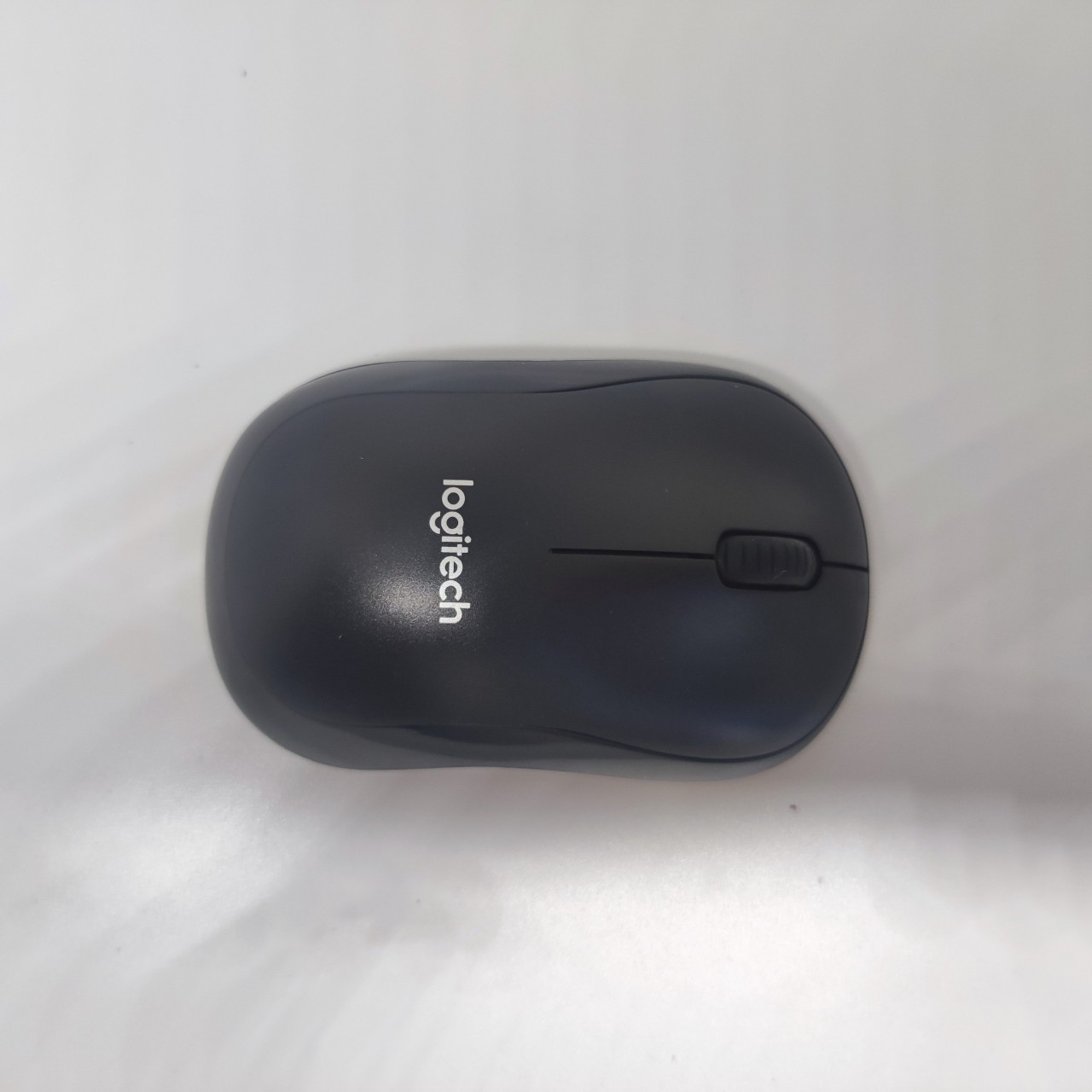 Chuột Không Dây Logitech M220 Không Tiếng Động