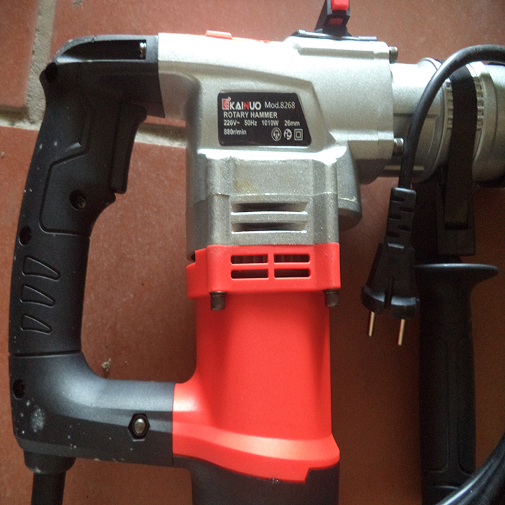 Máy khoan đục bê tông Btec BT 0810 1300W