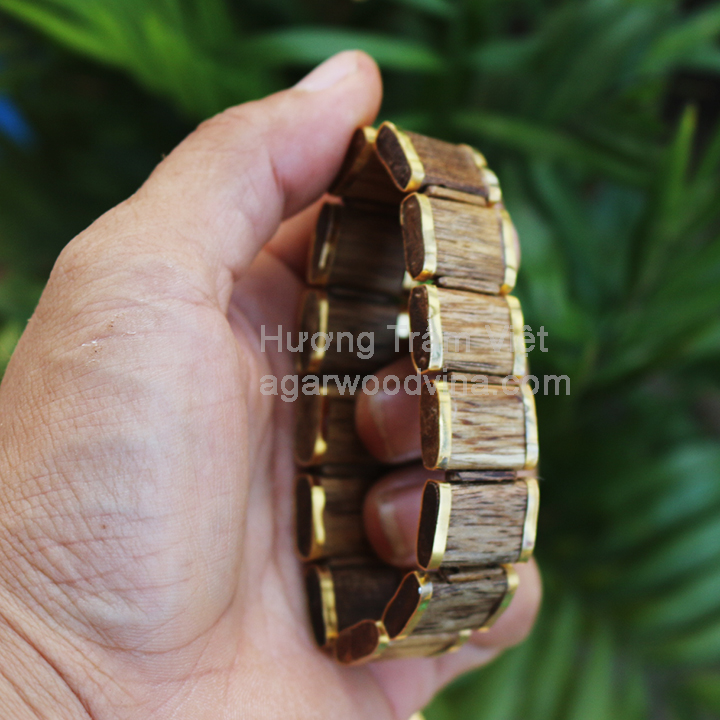 Vòng tay trầm hương tự nhiên