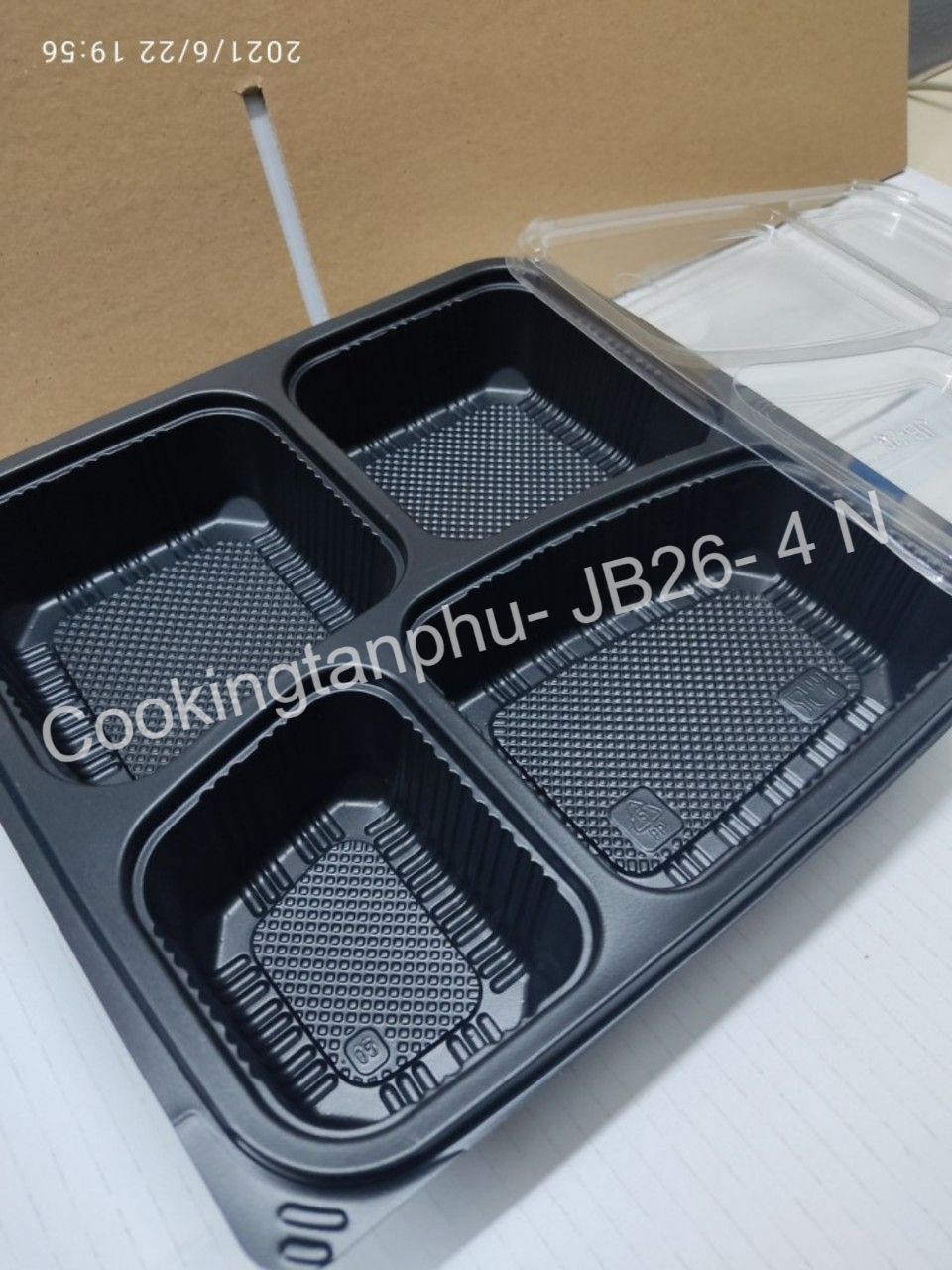 100 Hộp Cơm 4 ngăn JB26
