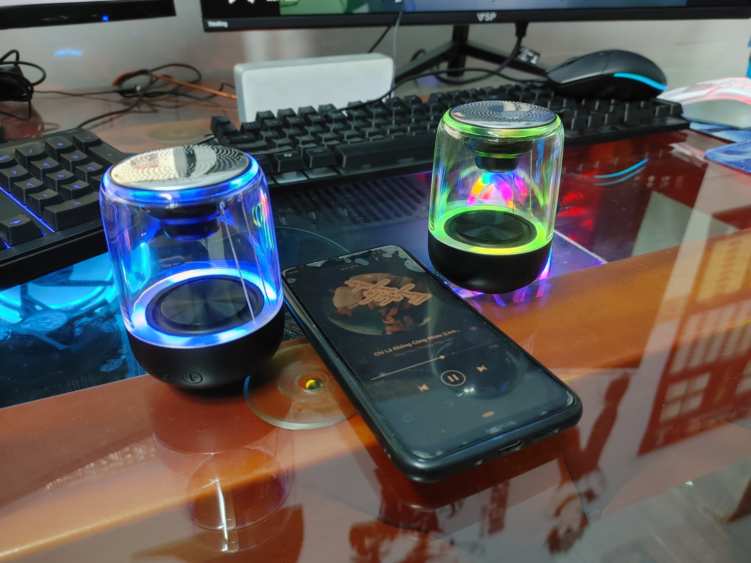 Loa Bluetooth RGB Mini Led 7 Màu Trong Suốt