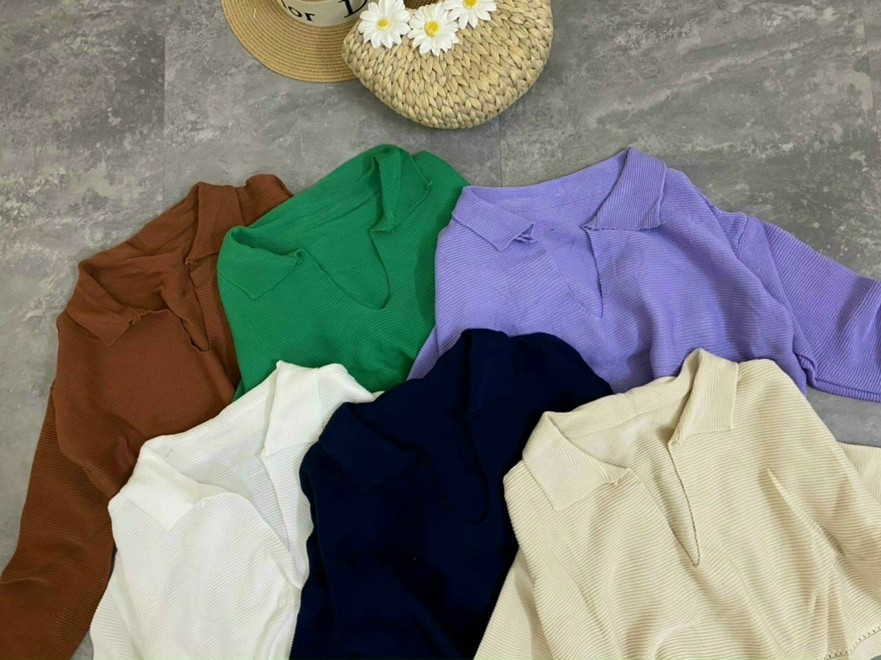 Áo thun croptop cổ trụ tay dài
