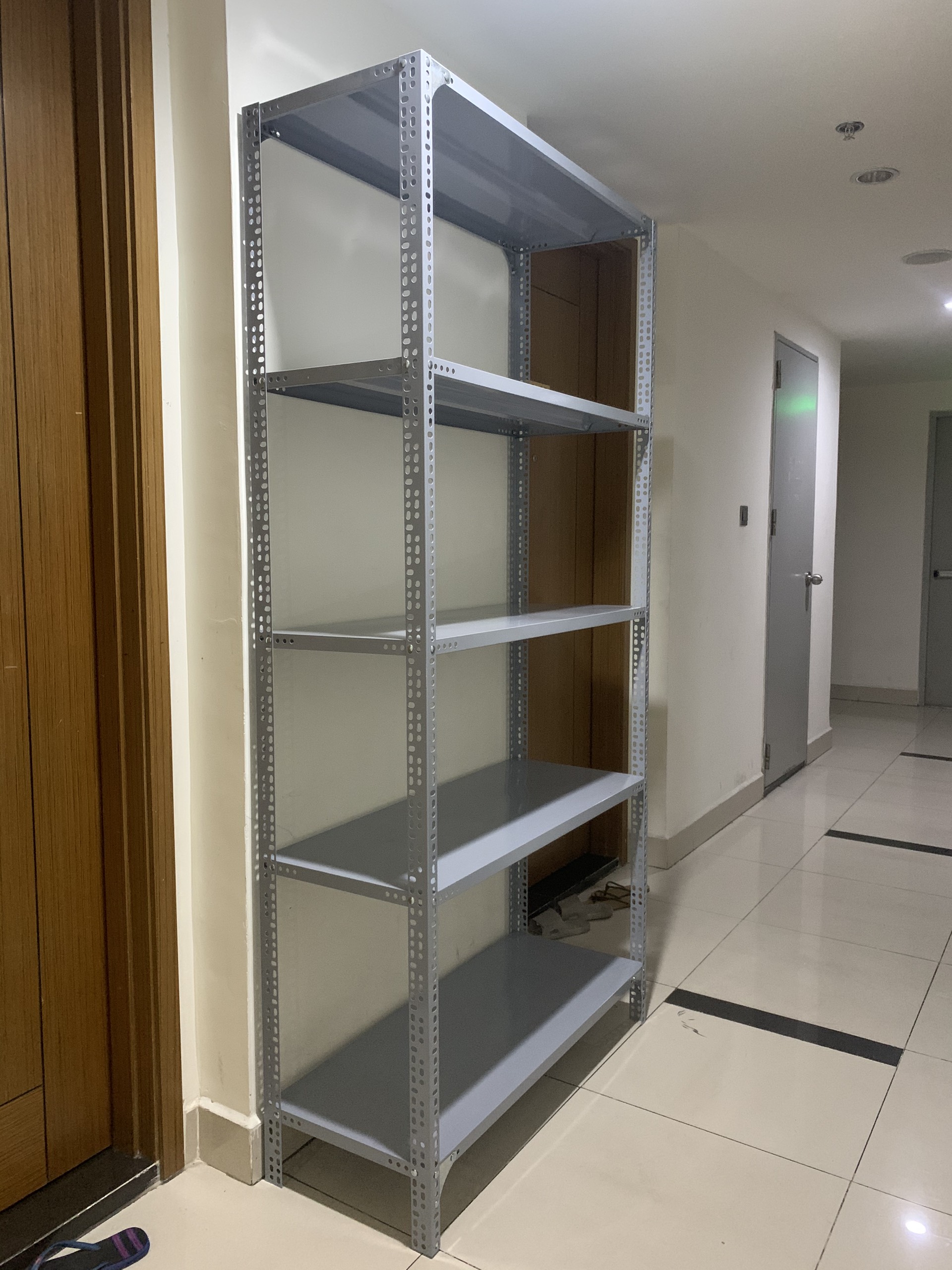 Kệ sắt trưng bày 5 Tầng, Cao 1m8 x Dài 1m2 x Rộng 40cm, Kệ trưng bày sản phẩm