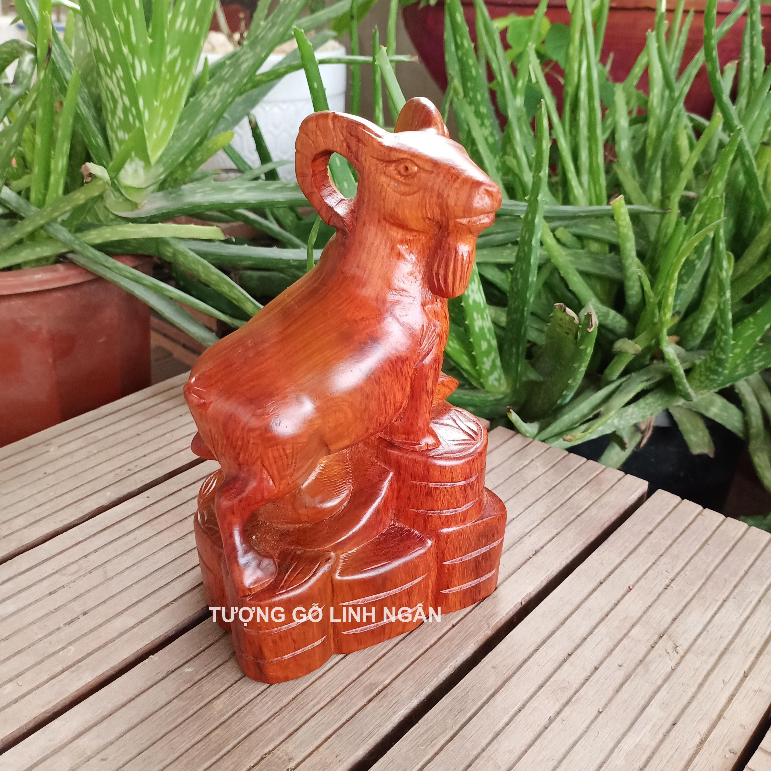 Tượng Dê gỗ hương (Cao 15, rộng 5, sâu 6 cm)