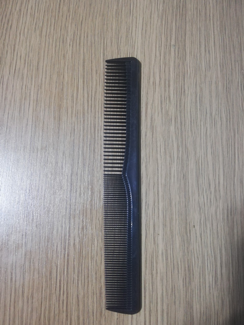 Lược cắt tóc TONI & GUY