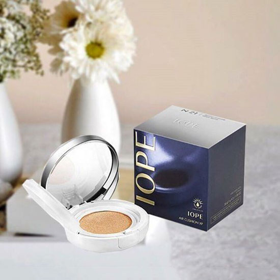 PHẤN NƯỚC IOPE TẶNG KÈM LÕI SƠ CUA