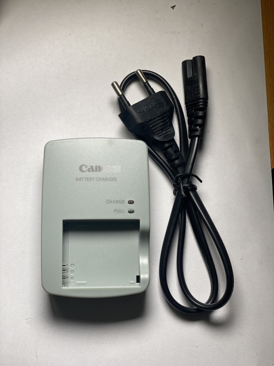 Sạc máy ảnh CB-2LYE cho pin NB-6L