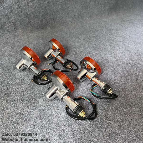 4 Đèn Xi Nhan Suzuki GN125