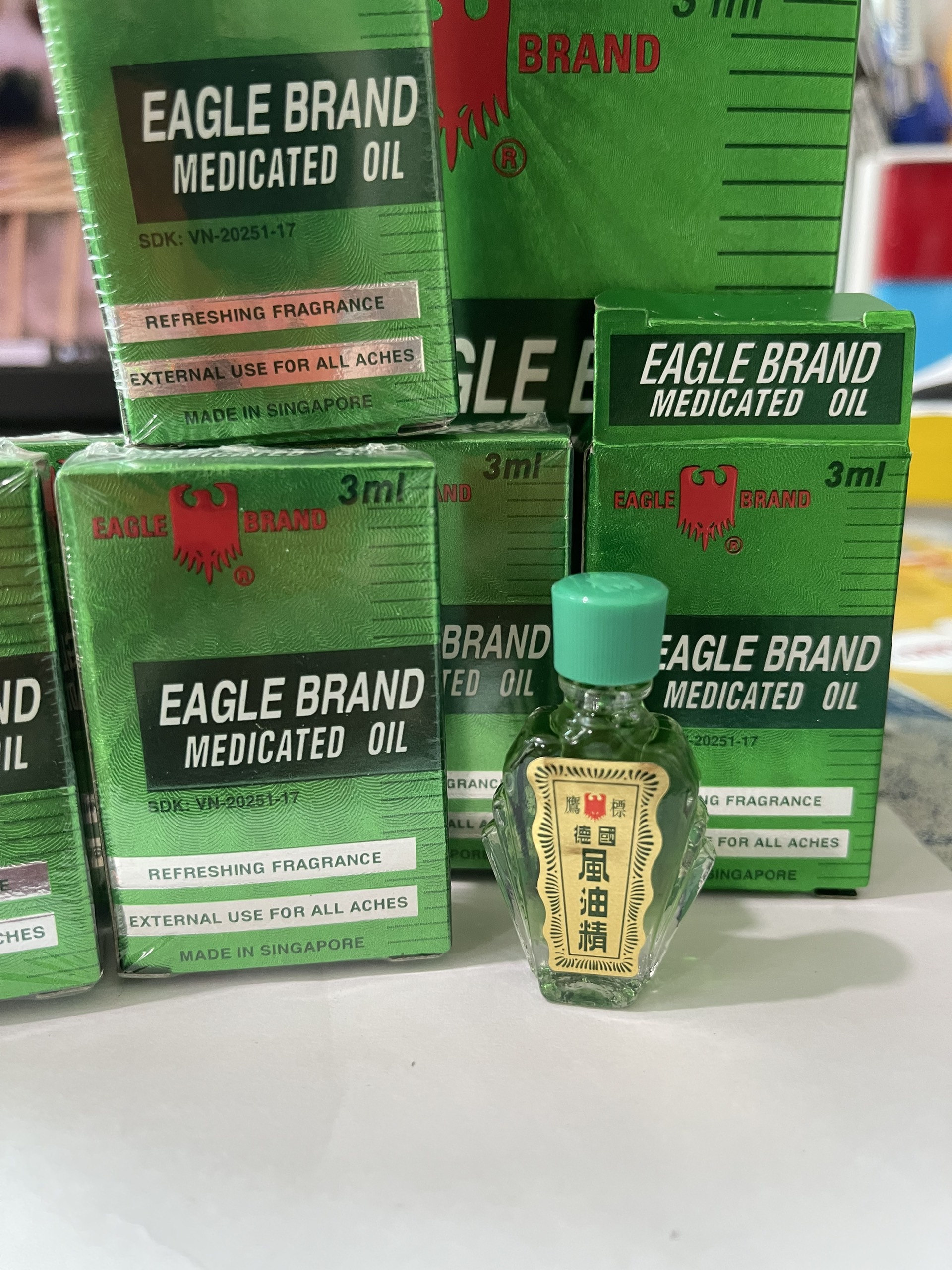 01 lô 12 chai  Dầu gió xanh con ó 3mL