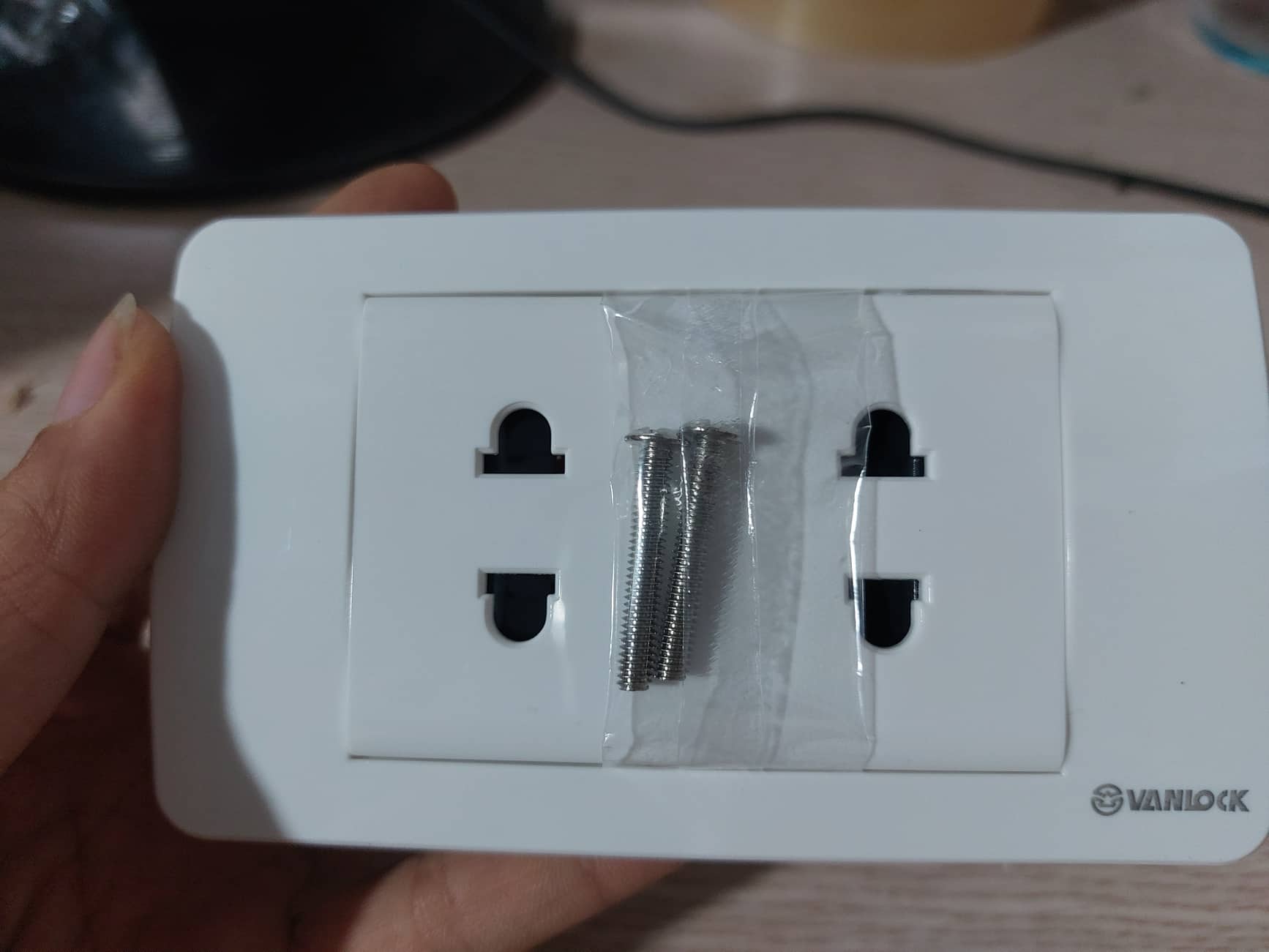 Mặt ổ cắm SINO Vanlock S18