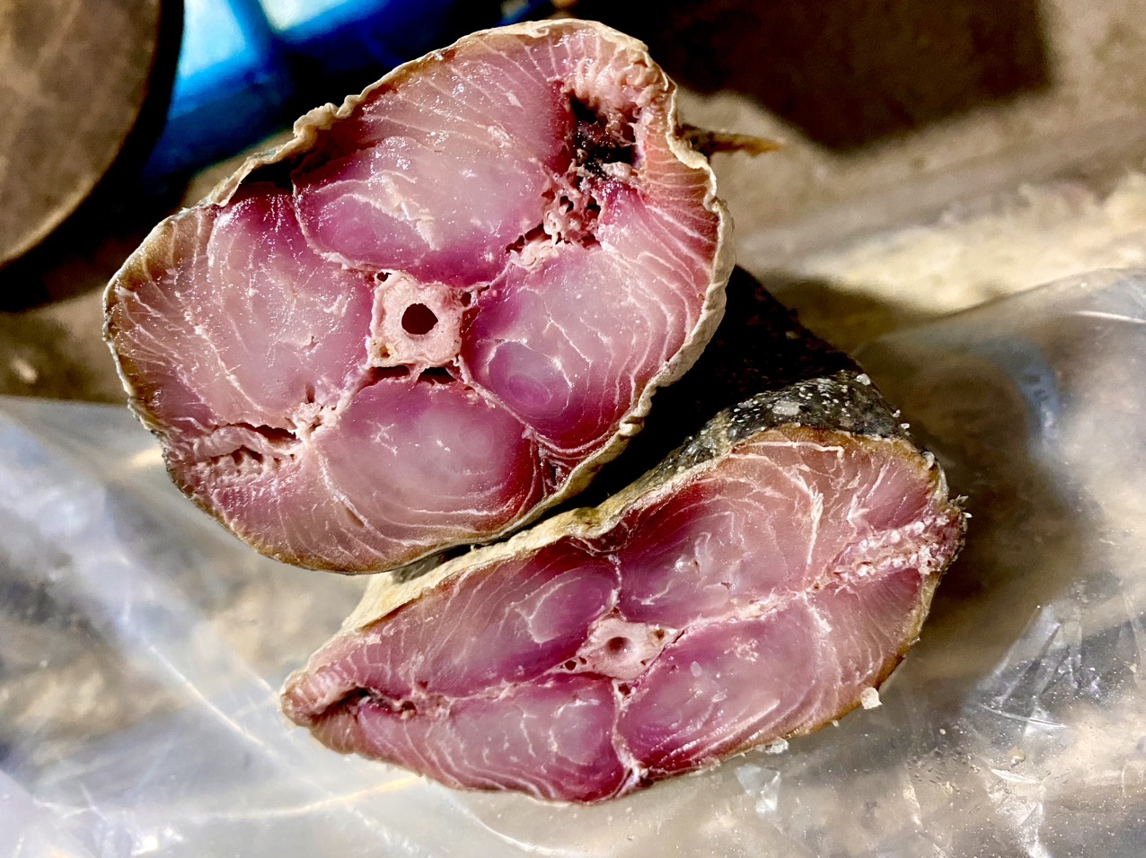 con 1,2kg - 1.3kg mắm cá thu thơm phú quốc (đã bỏ đầu)