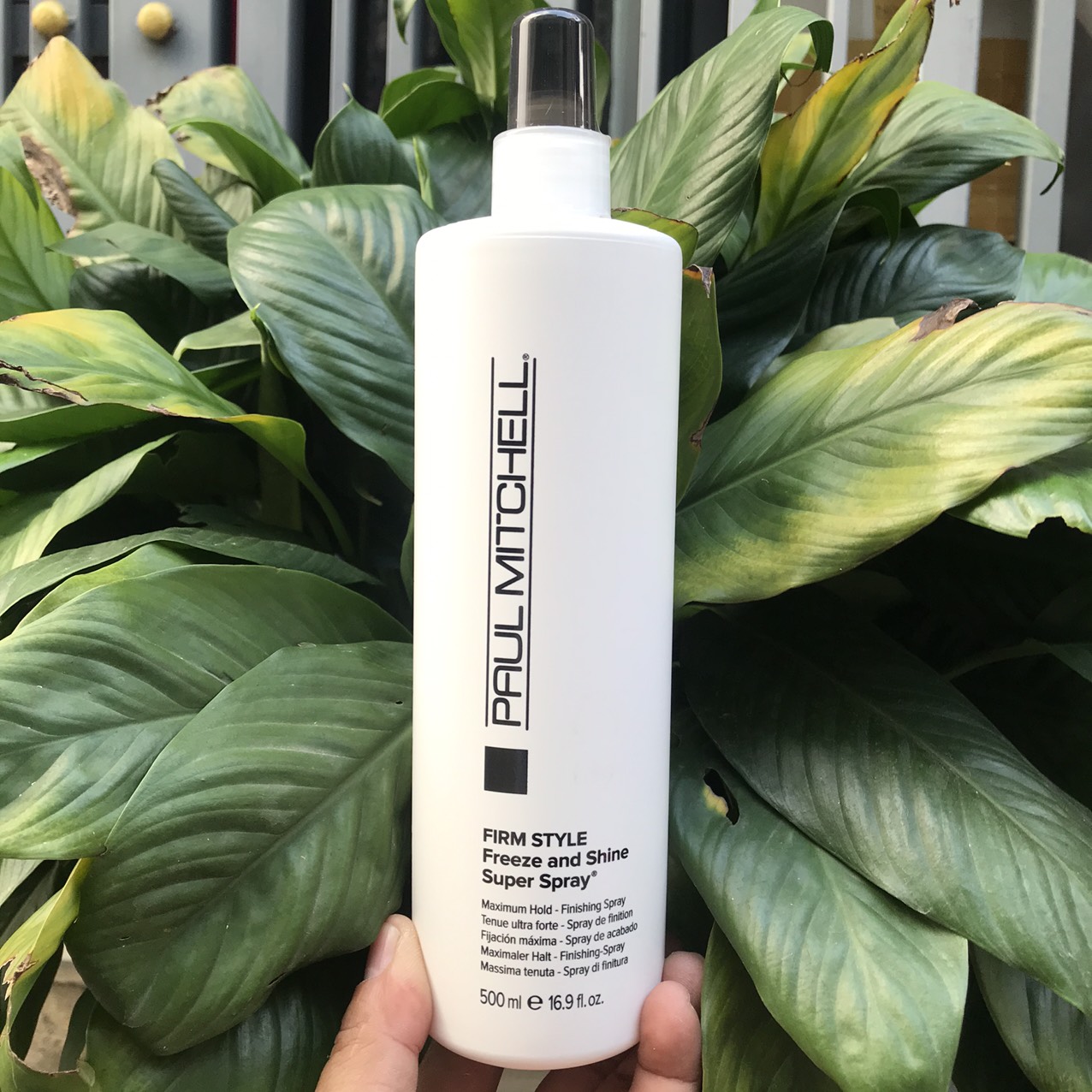 Keo xịt tạo kiểu cứng và sáng bóng Freeze and Shine Super Spray Paul Mitchell 500ML