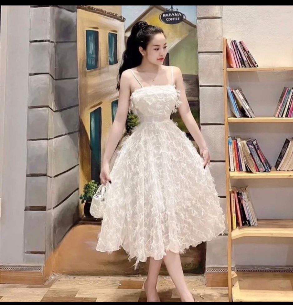 Đầm thiết kế hai dây lông vũ kiêu sa cao cấp