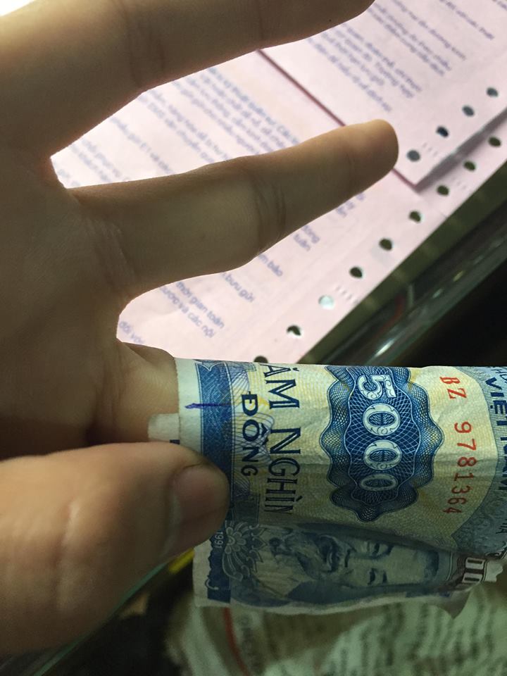 nhẫn nữ ổ đá nhỏ vàng tây