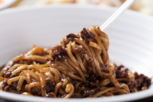 Sốt tương đen chunjang Singsong 200g