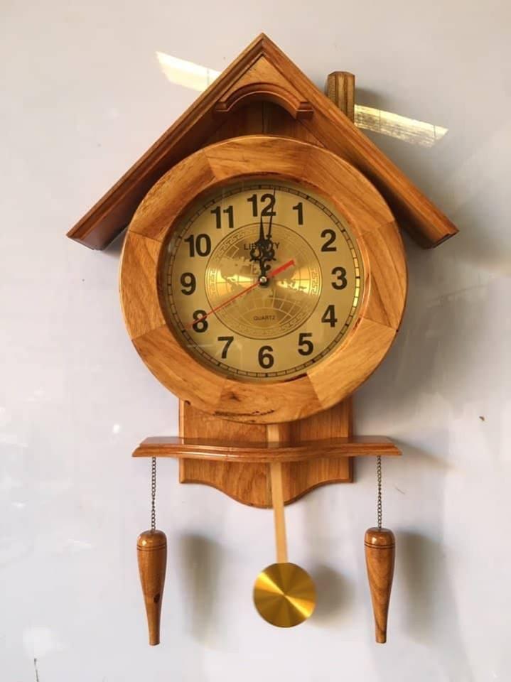 ĐỒNG HỒ MÁI NHÀ GỖ CẨM
