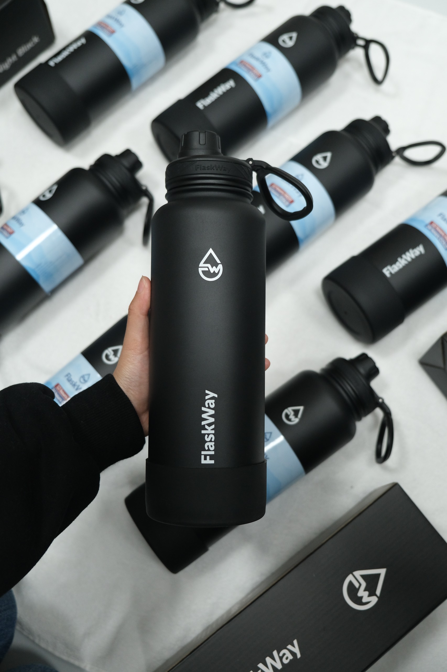 Bình nước giữ nhiệt FlaskWay 40oz (1200ml) màu đen Night Black