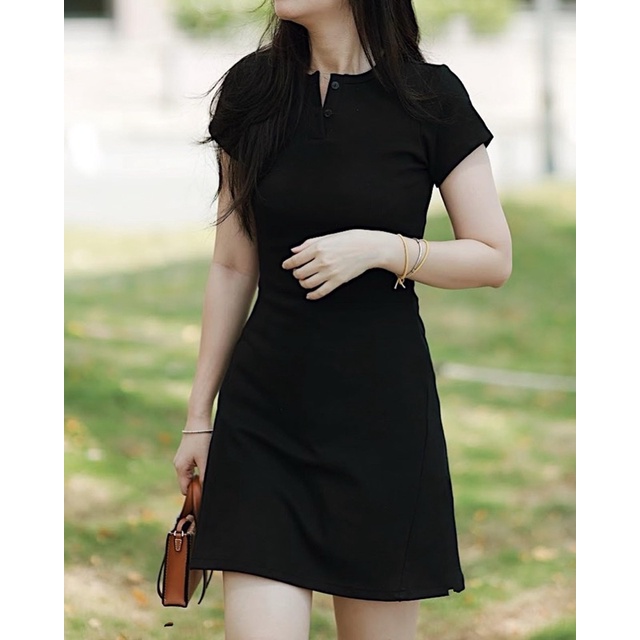 Đầm thun đen 2 nút Ruchan