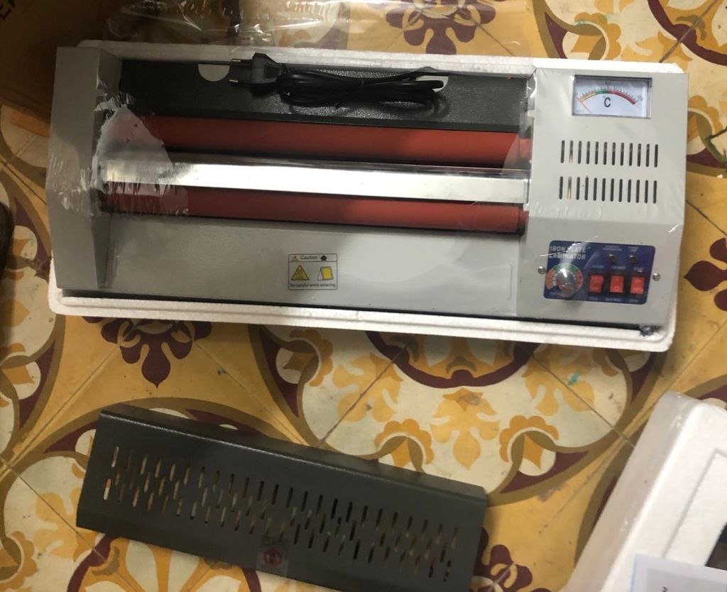 máy ép Plastic YT 320 - khổ A3