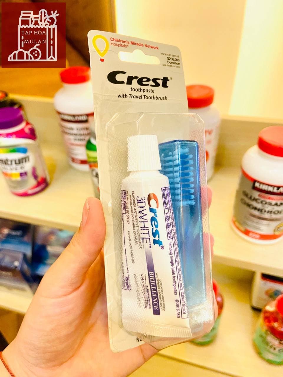 Set du lịch Crest mini bàn chải kem đánh răng