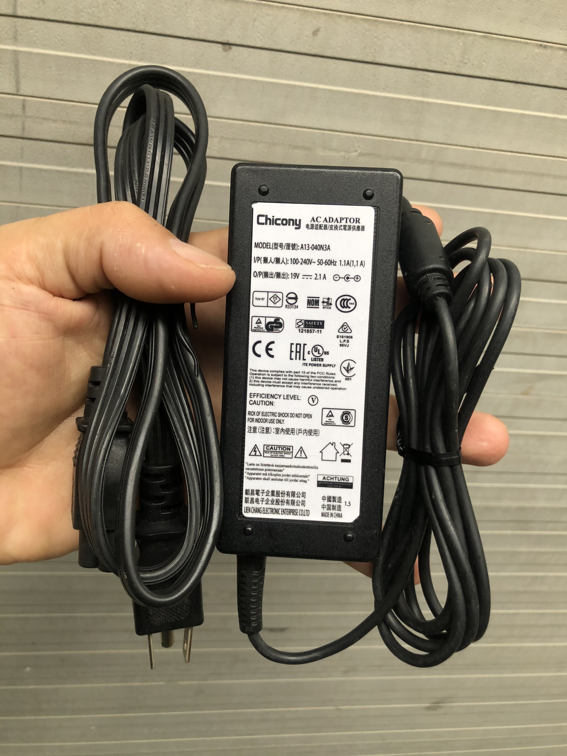 Sạc laptop Chicony 19V 2.1A