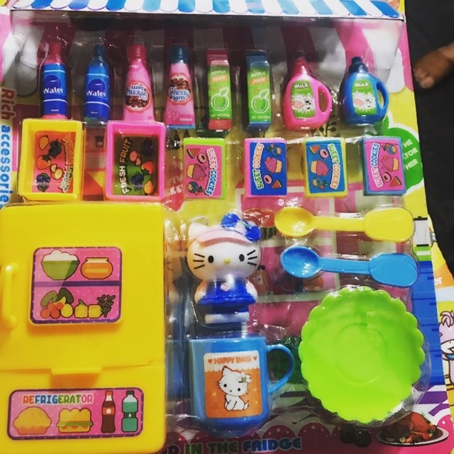 Đồ chơi cửa hàng bán đồ chơi mèo kitty