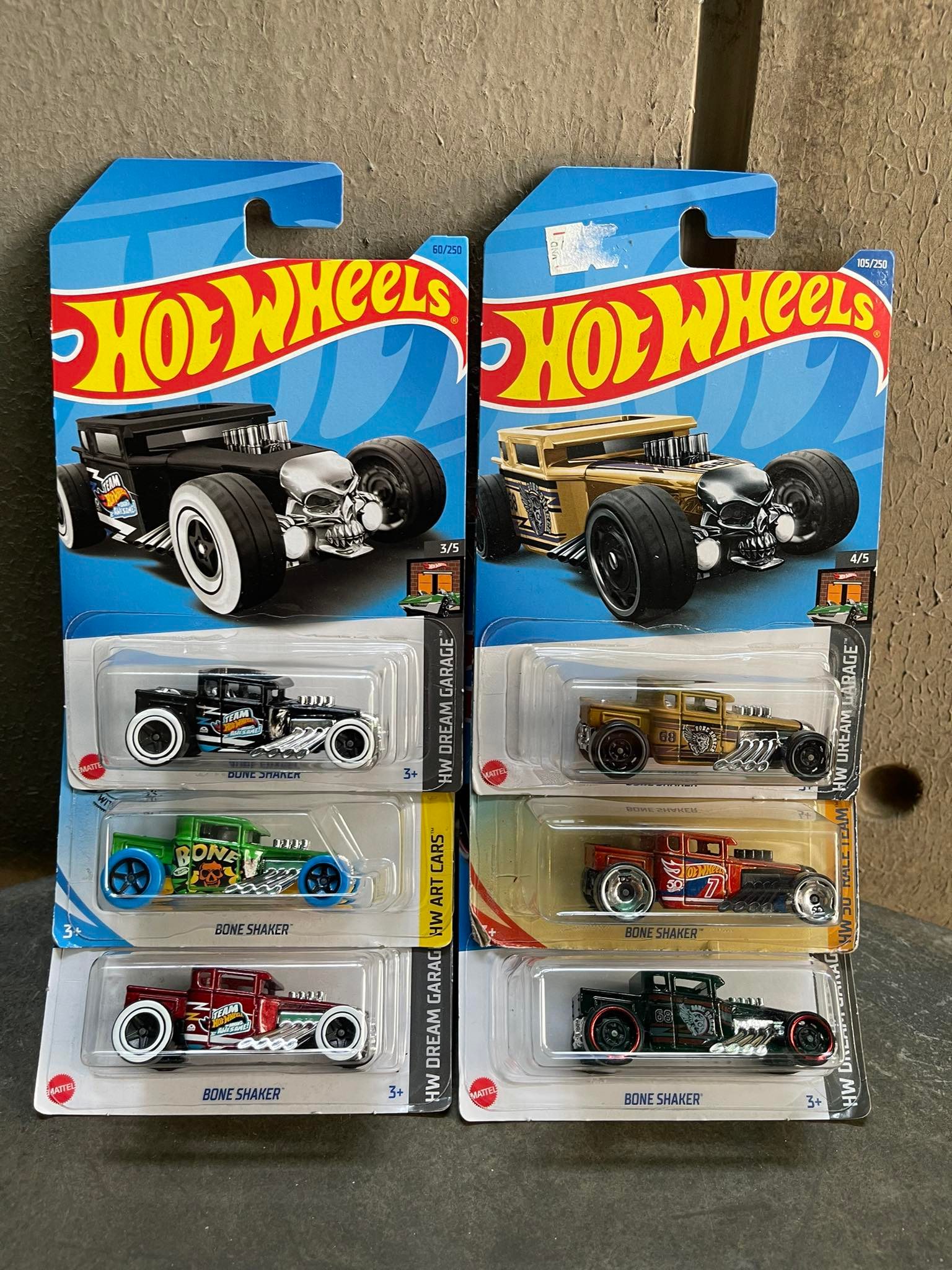 Xe mô hình đồ chơi cơ bản Hotwheels 1:64 - Bone Shaker