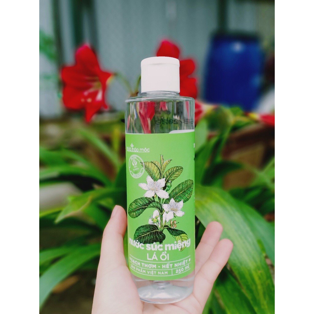 Nước súc miệng Lá Ổi 250ml  - (Tôi Là Thảo Mộc)