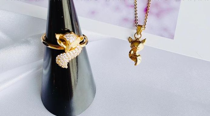 Mặt dây chuyền hồ ly vàng tây