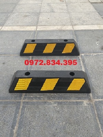 cục cao su chặn bánh xe