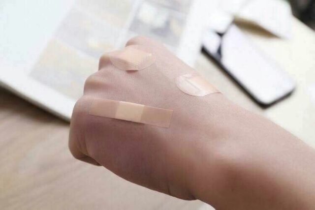 HỘP 100 MIẾNG BĂNG Y TẾ CÁ NHÂN