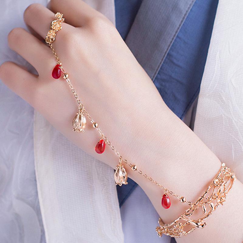 ( Vàng ) Vòng tay Tam sinh tam thế lắc tay nối nhẫn gắn bướm lục lạc hoa đào cổ trang