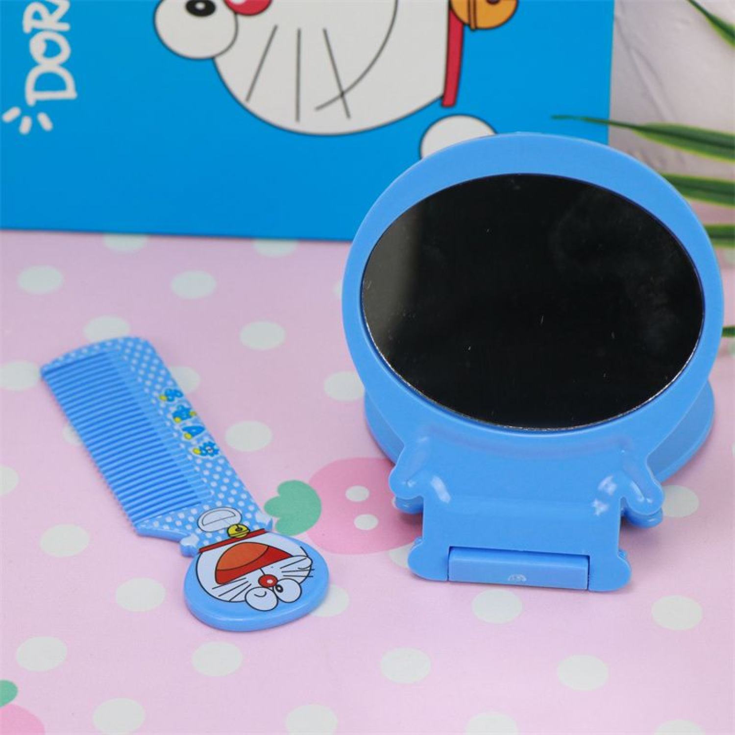 Gương kèm lược Doraemon xinh xẻo 😚😚