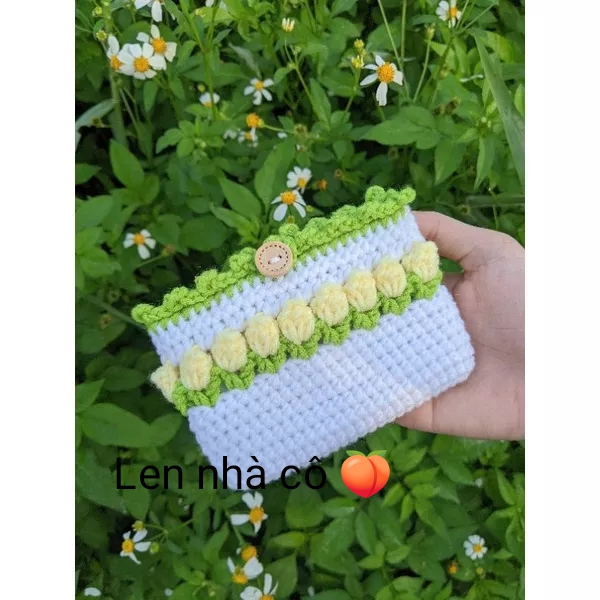 Ví cầm tay mini hoa tulip bằng len handmade