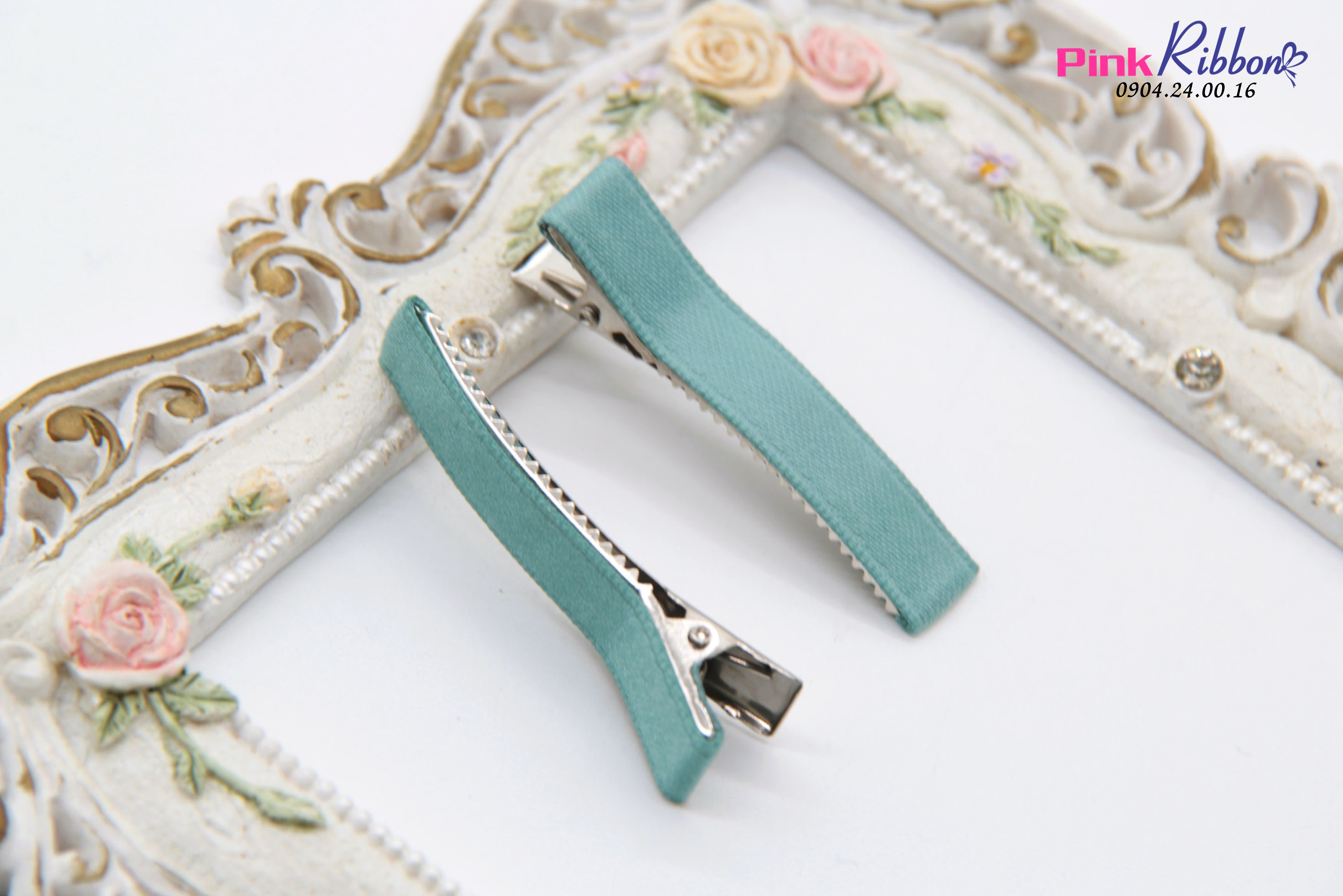 Set 2 Cái - Kẹp Cá Sấu Bọc Ruy Băng Lụa Mờ