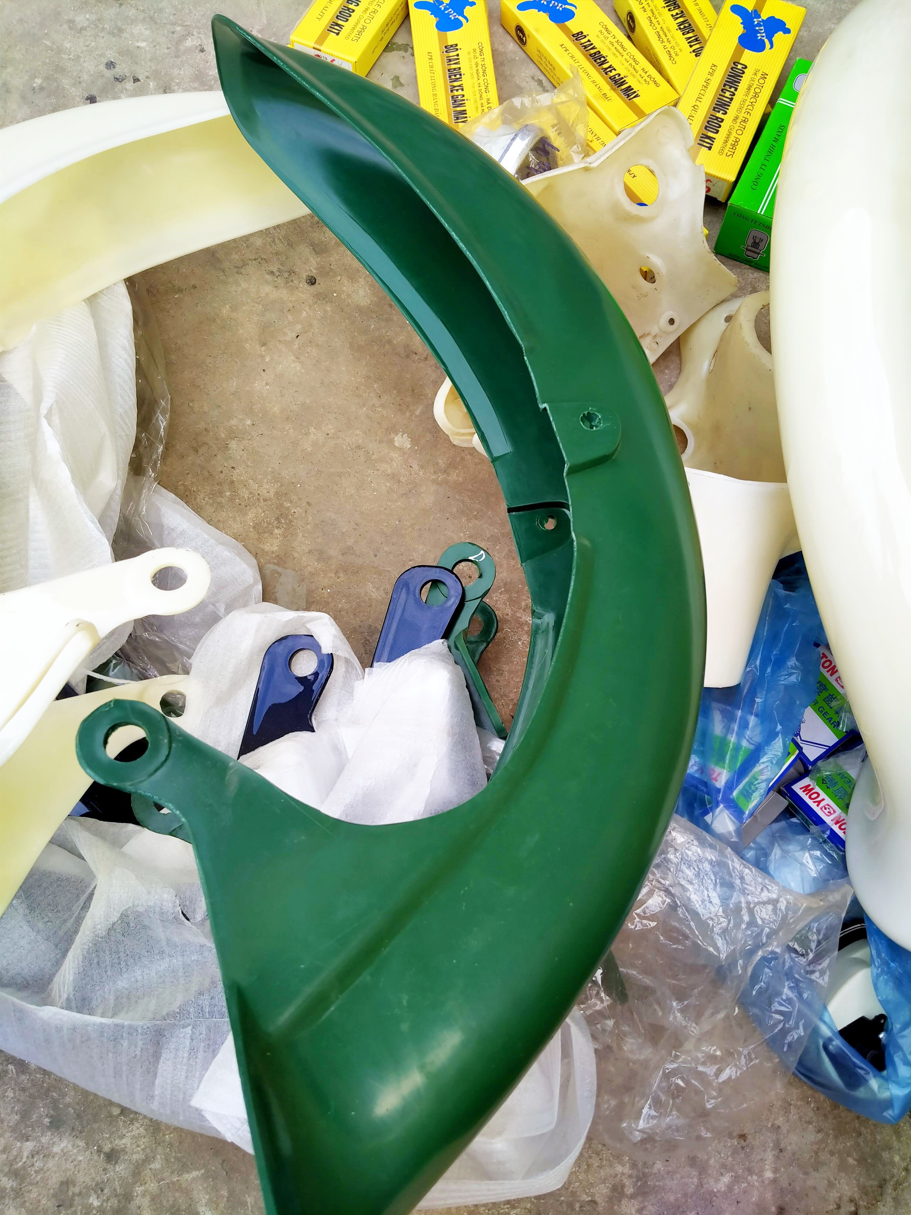 Chắn bùn trước honda cub 79 80 81 ( màu Xanh Dưa )