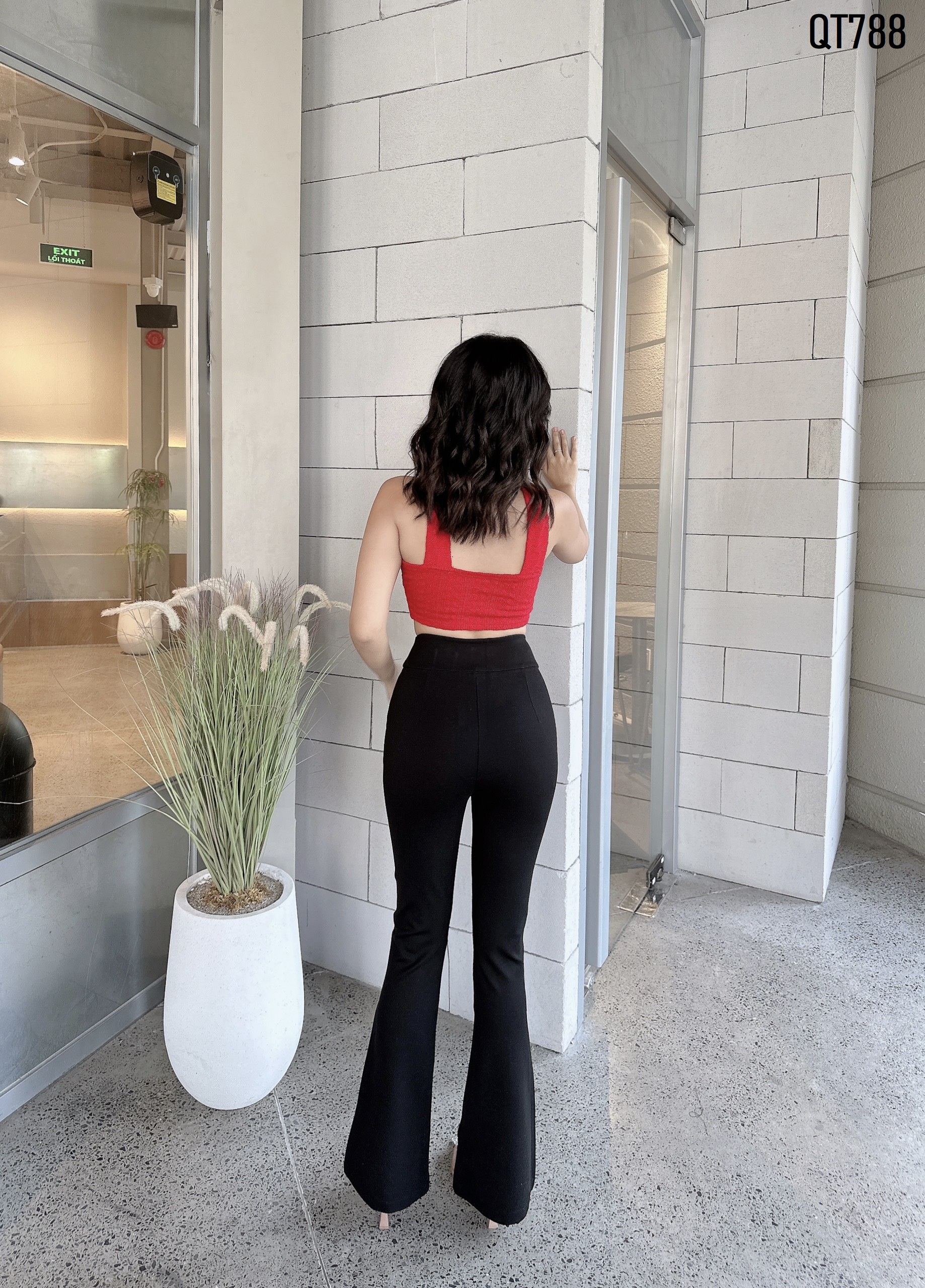 Quần tây nữ 2 nút gắn tag chữ V chất lụa thun co giãn QT788