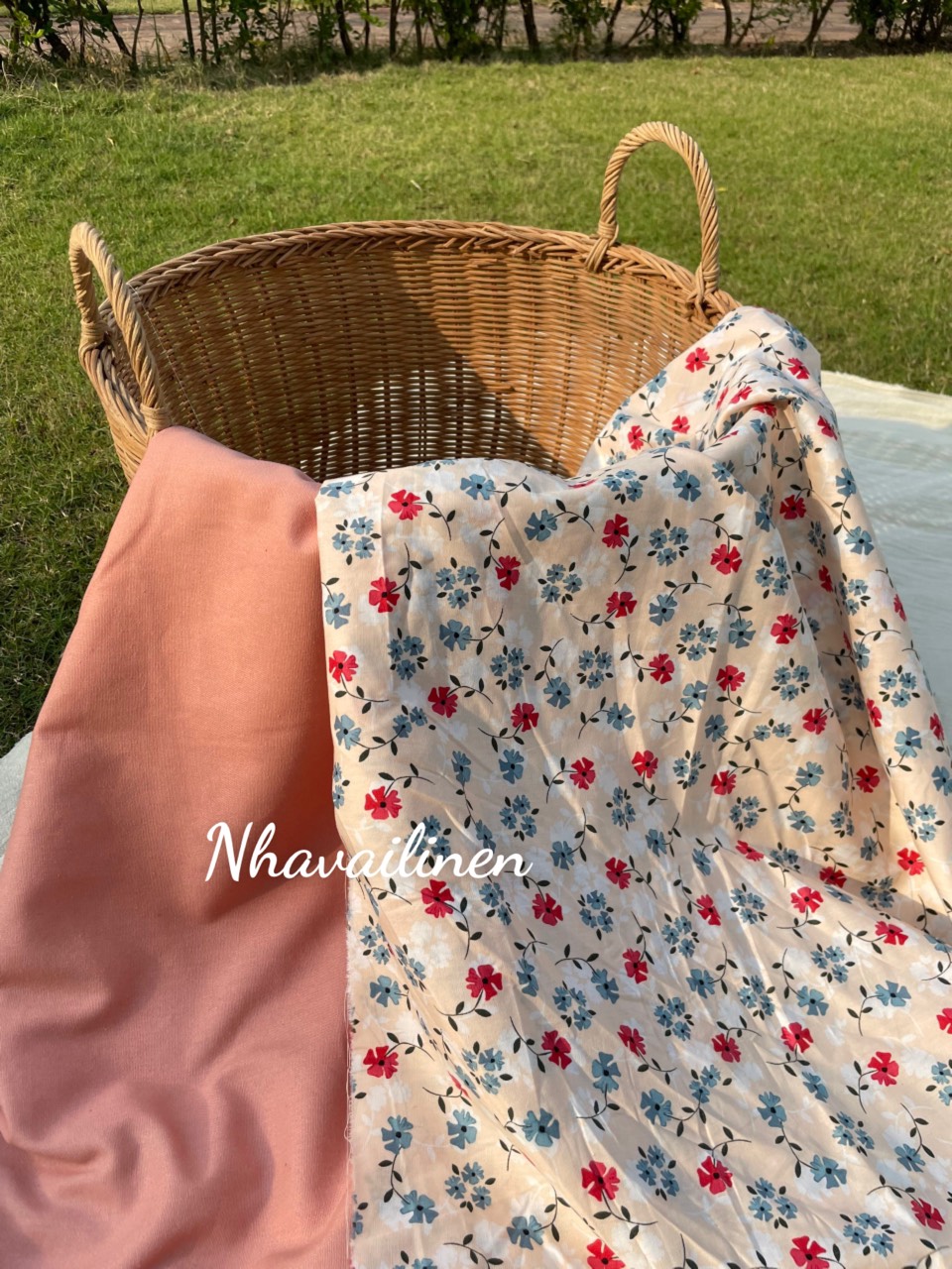 Thô cotton hoa 3 màu nền be - hồng vỏ đỗ dày Nhà Vải Linen