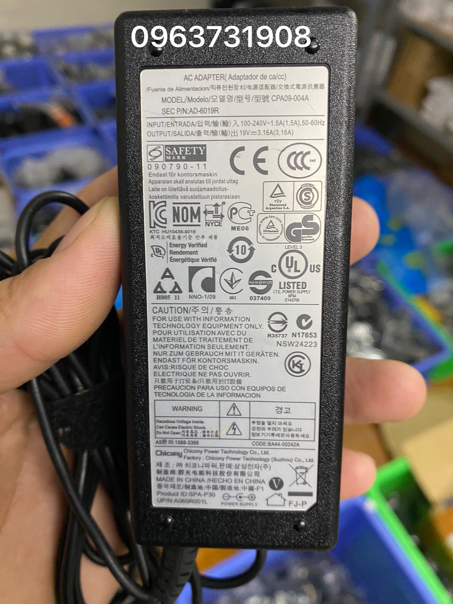 Sạc laptop samsung 19v 3.16A